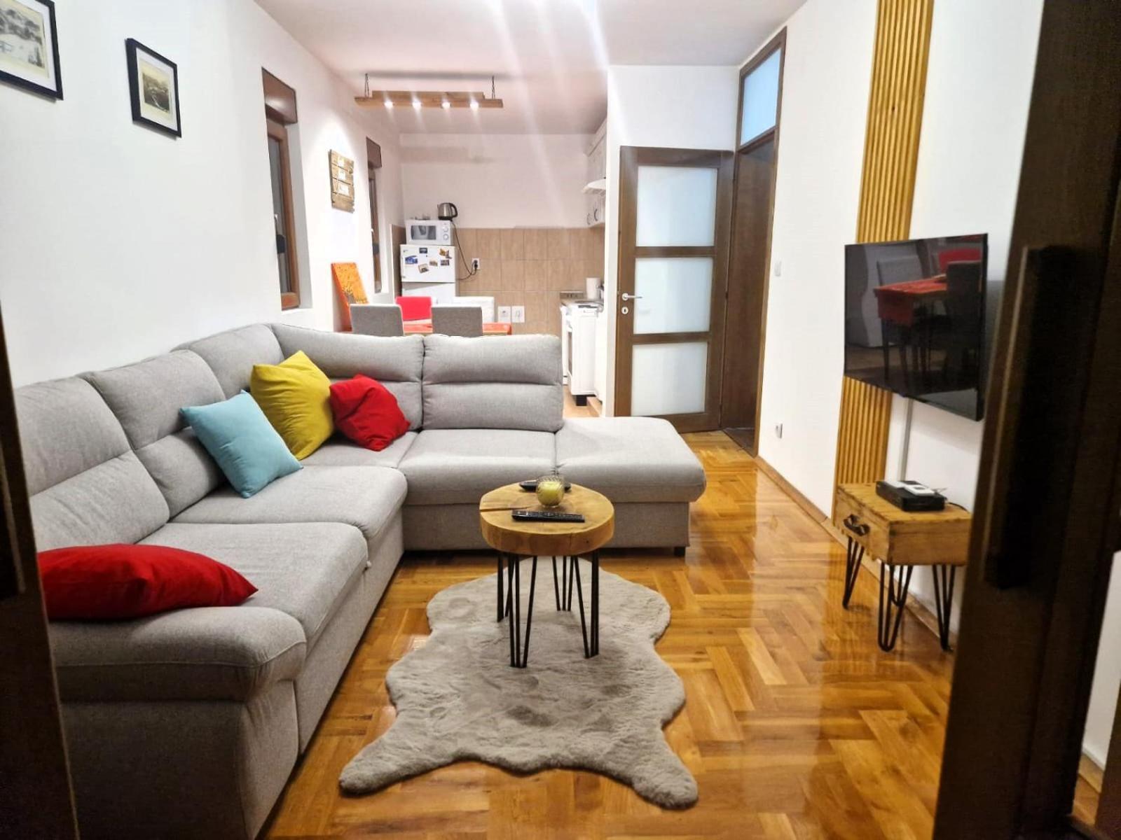 קולאסין Apartment Holiday מראה חיצוני תמונה